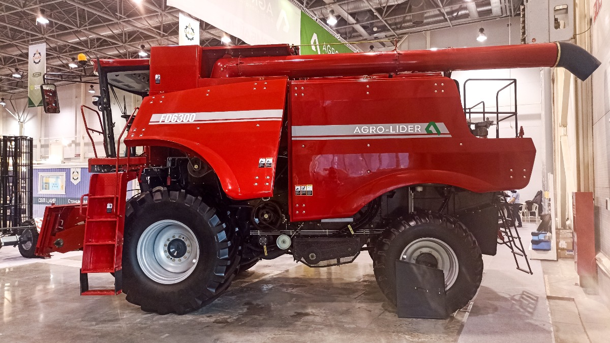 Внешний вид нового китайского комбайна AGRO-LIDER FD6300