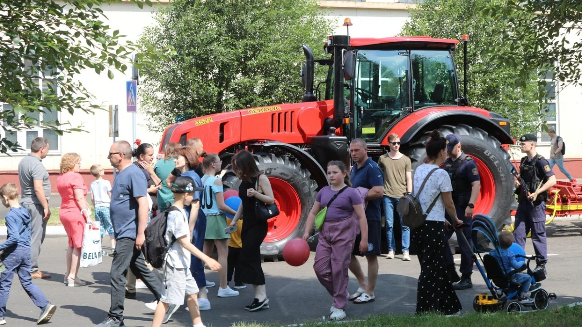 МТЗ провел День открытых дверей 2024 — фотообзор - glavpahar.ru