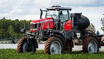 Компания Massey Ferguson представила для рынка Северной Америки две модели самоходных опрыскивателей 525R и 530R.