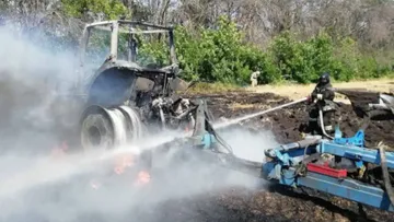 Трактор и две машины горели в Липецкой области