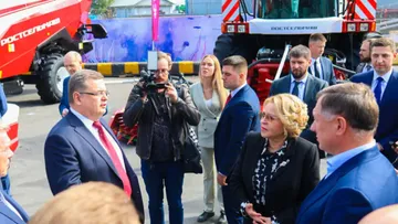 Правительственная делегация во главе с Валентиной Матвиенко ознакомилась с техникой Ростсельмаш