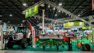 Экспозиция сельхозтехники на выставке AGROmashEXPO в Венгрии, г. Будапешт