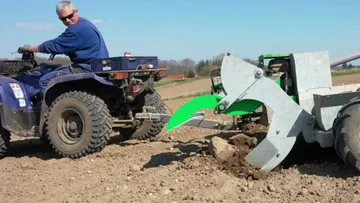 ATV Stone Collector собирает камни диаметром до 50 см