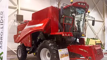 Зерноуборочный комбайн AGRO-LIDER FD6300 на выставке Сибирская аграрная неделя 2023