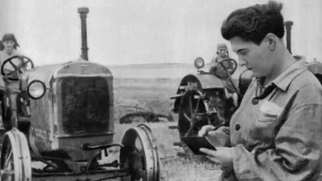 Паша Ангелина и знаменитая на весь Союз женская тракторная бригада