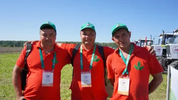 Участники 9-го Открытого Чемпионата России по пахоте 2022