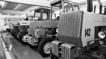 Трактор МТЗ-142 в музее Минского тракторного завода