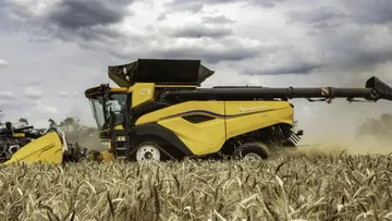 Флагманский зерноуборочный комбанй New Holland CR11и его дизайн