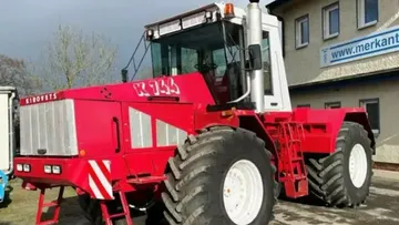 Трактор Кировец К-744 выставлен на продажу за 52 тысячи евро на немецкой онлайн-платформе technikboerse.com