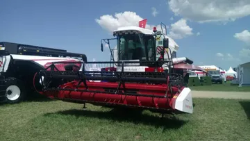 Трактор RSM-2400 на выставке «Золотая Нива-2021»