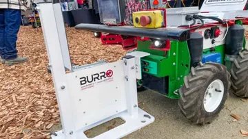 Новая автономная зарядная станция для робота Burro на World Ag Expo