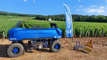 Same Deutz-Fahr (SDF) купил французского производителя роботов для виноградников VitiBot