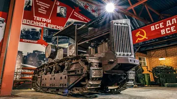 Гусеничный трактор «Коммунар» — уникальный экспонат музея «Битва за Ленинград»