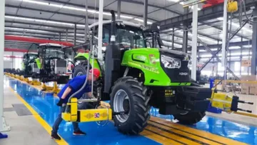 Производство тракторов Sadin Holdings (Shandong Sadin Heavy Industry) в Китае