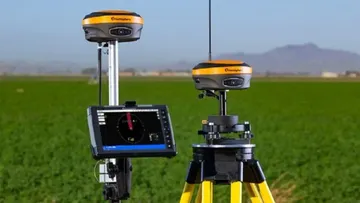 CNH Industrial приобрел компанию Hemisphere GNSS