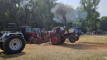 Этап соревнований Tractor pulling