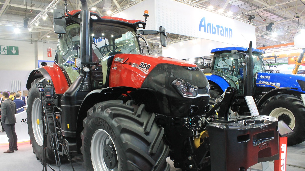 Новый трактор Case IH Optum 300 CVX на выставке ЮГАГРО-2021