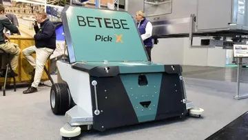 Робот-уборщик навоза Betebe Pick X на выставке Eurotier-2022