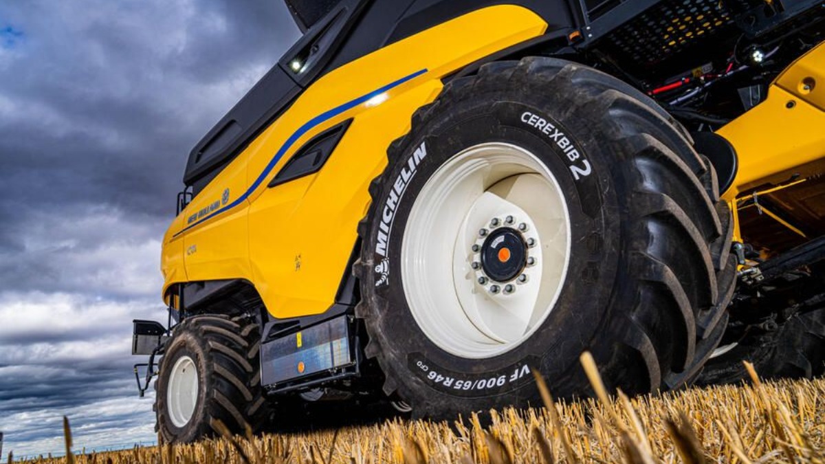 Новые шины Michelin CerexBib 2 для зерноуборочных комбайнов New Holland CR11