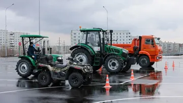 Единственный за Уралом трактородром-автодром открыли на базе Красноярского ГАУ