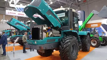 Новый трактор БТЗ-4230 на АГРОСАЛОН-2022